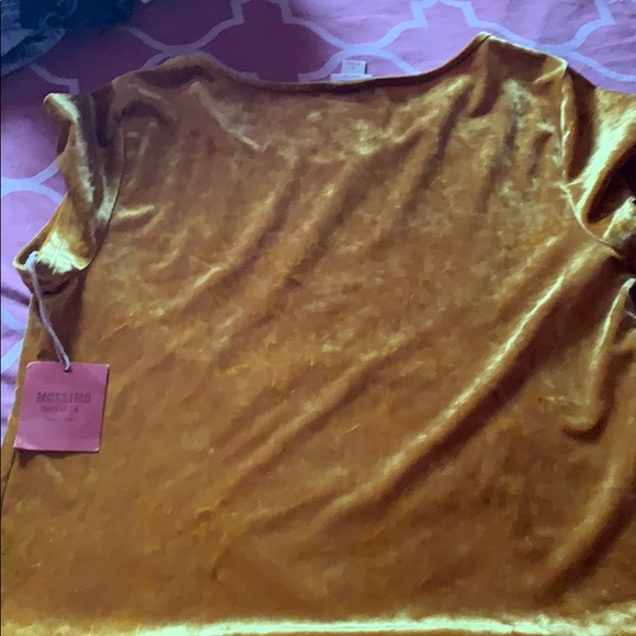 Mossimo supply gold t shirt - Picture 3 of 3